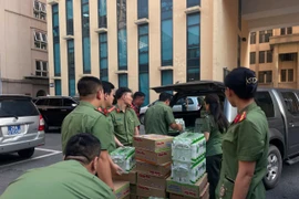 Chung tay tiếp sức, chia sẻ khó khăn với người dân và đồng đội tại vùng lũ Trung Giã