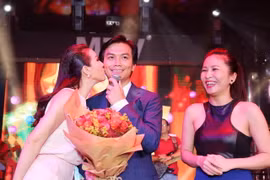 Hoa hậu Thu Hoài bí mật tổ chức sinh nhật cho nam ca sĩ Mạnh Quỳnh 
