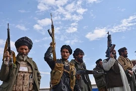 Dân quân Afghanistan chặt đầu chiến binh IS "một đổi một" để trả thù