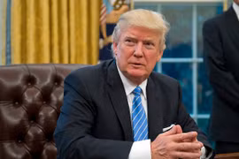 Những người có thị thực hợp lệ vẫn được nhập cảnh Mỹ