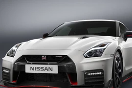 Nissan GT-R NISMO mới trình làng với dáng vẻ thể thao và hiện đại hơn