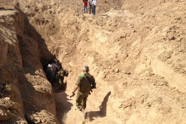 Tận mắt chứng kiến đường hầm tránh bom của IS 