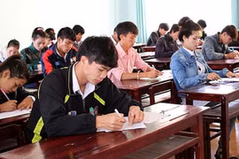 Tuyển thủ U19 Việt Nam bắt đầu thử thách tại... giảng đường