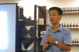 Dịch giả “Hỏa ngục” kể chuyện “dở khóc dở cười” của sỹ tử thời xưa