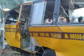 Xe buýt chở học sinh ở Ấn Độ lao xuống mương, 5 trẻ thiệt mạng