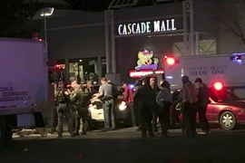 Bắt giữ nghi phạm xả súng ở trung tâm mua sắm Mỹ