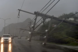 Siêu bão mạnh nhất thế giới 2016 - Meranti tấn công Đài Loan, hướng về Trung Quốc 