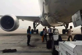 Trung Quốc: Bị bắt vì ngồi giữa đường băng sân bay