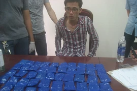 Che giấu gần 10.000 viên ma túy tổng hợp bằng... kẹo dồi