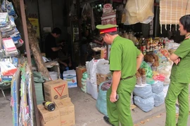 “Choáng” với nước tương giả nhãn hiệu Kikkoman 