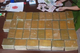 Từ 80 viên ma túy tổng hợp, “lòi” ra 140 bánh heroin