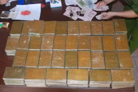 Từ 80 viên ma túy tổng hợp, “lòi” ra 140 bánh heroin