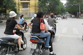 10 phụ nữ mắc bẫy thủ đoạn “đụng sau, trộm trước”