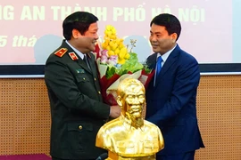 Trao Quyết định nghỉ hưởng chế độ hưu trí cho Thiếu tướng Lưu Quang Hợi