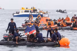 Indonesia: Đã xác định phạm vi tìm kiếm hộp đen máy bay gặp nạn