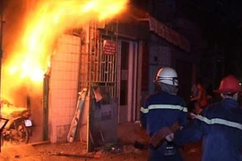 [Tin nhanh sáng 8-4-2021] Tạt xăng đốt cả nhà người yêu vì bị chia tay