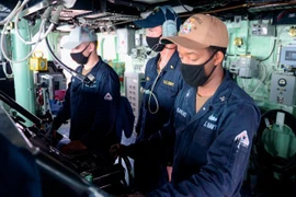 Tàu chiến Mỹ lại đi qua các đảo mà Trung Quốc đơn phương tuyên bố chủ quyền ở Biển Đông