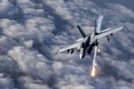 Mỹ không kích phá hủy “chiến lợi phẩm” thiết bị quân sự của Taliban 