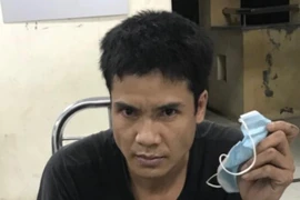 [Tin nhanh tối 13-10-2021] Tên cướp mặc váy, cải trang thành phụ nữ