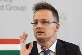 “Vaccine Sputnik V là tốt nhất” - Ngoại trưởng Hungary nhận định