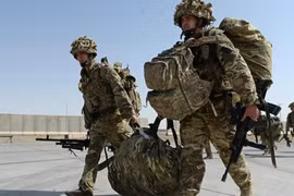 Anh đưa về nước hơn 3.000 người Afghanistan trong quá trình rút quân