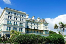 Khách sạn dành cho phóng viên Hội nghị G7 phải sơ tán vì gói hàng đáng ngờ