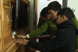 [Tin nhanh sáng 25-3-2021] Nhóm chuyên quay lén các cặp đôi trong nhà nghỉ để tống tiền