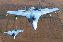 Chiến đấu cơ Su-30 của Nga chặn 2 máy bay ném bom của Mỹ trên Biển Đen