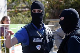 Nữ cảnh sát Pháp bị sát hại, nghi tấn công khủng bố