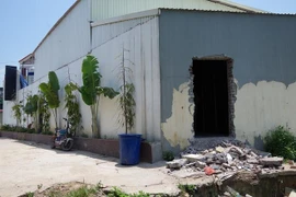 [Tin nhanh tối 22-5-2021] Quán karaoke mở cửa sau cho khách vào bay lắc