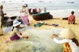 Ly kỳ chuyện làng chài được yểm bùa khiến cho những kẻ xấu phải sám hối