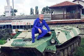 Trùm "xã hội đen" Bulgaria điều xe bọc thép, chó săn bắt người tị nạn dọc biên giới 