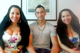 Cặp song sinh "chung bạn trai" muốn có con giống hệt nhau cùng lúc