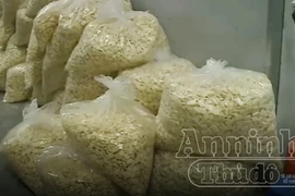 Mua gom 6 tấn phụ gia không rõ nguồn gốc 