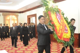 Lãnh đạo Đảng, Nhà nước, TP Hà Nội viếng đồng chí Samane Vignaket.