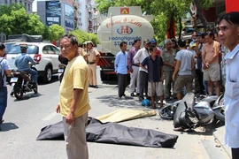 Xe bồn tông chết người đàn ông đang dắt xe máy