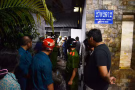 Căn nhà trong hẻm bốc cháy, cụ bà hơn 70 tuổi nhập viện