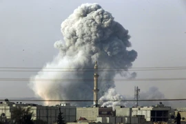 Mỹ thả vũ khí cho người Kurd ở Syria chống phiến quân IS