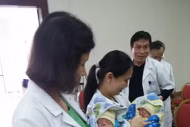 Kỳ tích nuôi dưỡng thành công cặp song thai sinh non 24 tuần