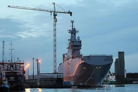 Pháp hạ thủy chiếc tàu sân bay chở trực thăng thứ 2 cho Nga