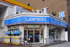 Vào cửa hàng ăn trộm rồi nhờ nhân viên báo cảnh sát