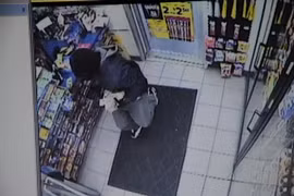 Trộm bị bắt vì quay lại cửa hàng để xin lỗi