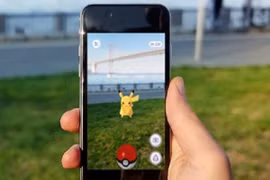 Đi bộ bắt Pokemon, cô gái trẻ bị quấy rối tình dục