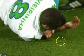 "Sao" Wolfsburg bay mất răng trong chiến thắng gây sốc trước Real