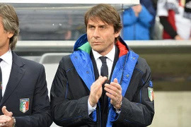Lương của Conte tại Chelsea không bằng một nửa so với Guardiola