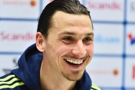 Ibrahimovic thách thức "cơ bắp" tài chính của Premier League