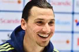 Ibrahimovic thách thức "cơ bắp" tài chính của Premier League