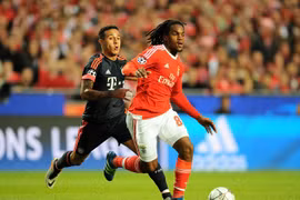 Sir Alex Ferguson bật đèn xanh để M.U "nổ bom tấn"