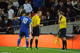 Những điểm đáng chú ý trong luật mới của bóng đá thế giới