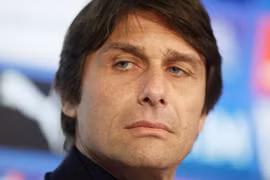 Tân HLV của Chelsea đối mặt với án "treo giò" 6 tháng 